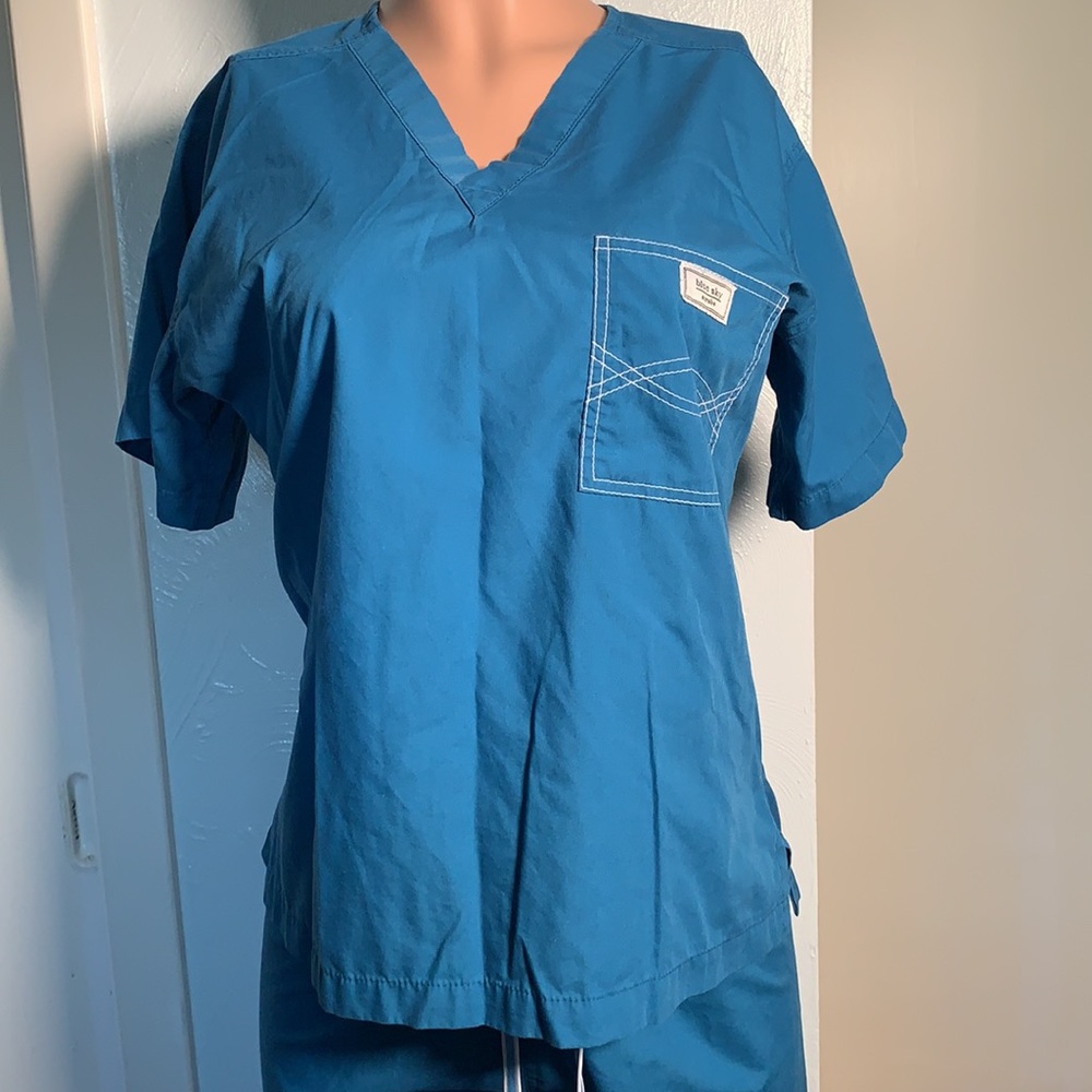 Scrub set - Picture 2 of 6